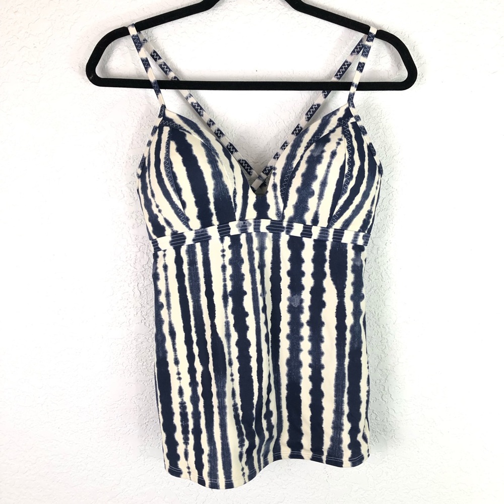 Athleta Wave Break Molded Cup Tie Dye Tankini
